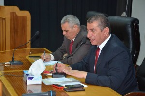 محافظكفرالشيخ خلال لقاءه بالمسئولين والمواطنين9042016