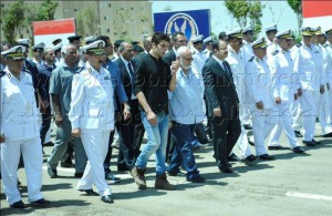 جدى عبد الغفار وزير الداخلية يتقدّم مُشيّعى الجنازة العسكرية 11