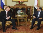 السيسي يبحث مع وزير الدفاع الروسي الوضع في المنطقة ومكافحة الإرهاب