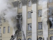 وزارة الدفاع الروسية تعلن إخماد الحريق في أحد مقراتها في موسكو بالكامل (فيديو)