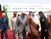 السعودية.. قادة الدول العربية يصلون إلى الظهران للمشاركة في أعمال القمة