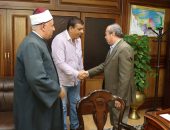 محافظ كفر الشيخ يلتقي رئيس الإدارة المركزية للمنطقة الأزهرية لمتابعة انتظام الدراسة بالمعاهد