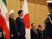 شينزو آبي رئيس وزراء اليابان يطالب إيران بالالتزام بالاتفاق النووي.