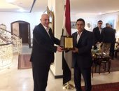 السفارة المصرية بالكويت تكرم المستشار العمالي بمناسبة انتهاء فترة عمله