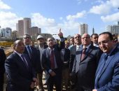 رئيس الوزراءالمصري.. يتفقد أعمال تطوير ميدان التحرير مسلة فرعونية و4 كباش وزراعات للنخيل تزين الميدان