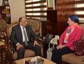 اللواء محمود شعراوي وزير التنمية المحلية المصري، يعقداجتماعاً مع الدكتورة ياسمين فؤاد وزيرة البيئة