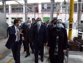 رئيس الوزراء يتفقد المصنع الإقليمي لشركة “شنايدر إليكتريك” بمدينة بدر