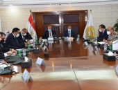 وزير التنمية المحلية يتابع مع 18 محافظاً اجراءات توفير الأراضي المطلوبة لمشروعات برنامج تطوير الريف المصرى