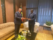 شكري يلتقي بالرئيس السنغالي ويسلمه رسالة من السيد رئيس الجمهورية