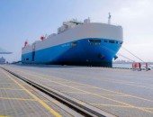 ميناء السخنة يستقبل سفينة رورو بحمولة 2078 سيارة