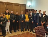 سفير مصر في موسكو يلتقي مجموعة من المواطنين الذين غادروا أوكرانيا عبر الأراضي الروسية