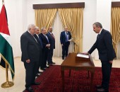 المستشار هاني الناطور يؤدي اليمين القانونية أمام الرئيس عباس رئيسا للمحكمة الإدارية العليا
