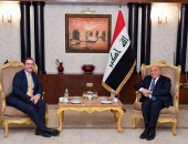 وزير الخارجيَّة العراقي يستقبل السفير البريطانيّ المعتمد لدى العراق