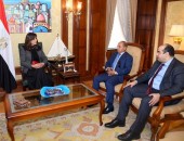 وزيرة الهجرة تستقبل خبيرين من “مصر تستطيع بالصناعة” في مجال التكنولوجيا الرقمية