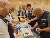 الصحةالمصرية : توزيع حقائب بها مطويات إرشادية وأدوية على الحجاج قبل التواجد بالمشاعر المقدسة