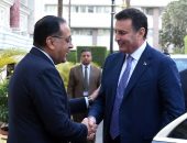 رئيس الوزراء يلتقي رئيس مجلس النواب الأردني لبحث الملفات المشتركة