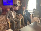 وزير الخارجية يلتقي وزير خارجية جمهورية الكونغو الديمقراطية على هامش أعمال المجلس التنفيذي للاتحاد الإفريقي