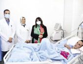 وزيرة الهجرة تتابع حالة الشاب المصري العائد من موزمبيق.. بعد 5 أشهر من الرعاية الطبية في مصر يتعافى وخرج من الرعاية المركزة