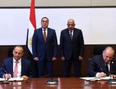 رئيس الوزراء يشهد التوقيع على مذكرة تفاهم لتطوير شركة النصر للزجاج والبلور