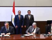 رئيس الوزراء يشهد توقيع اتفاقية إنشاء شركة مساهمة مصرية لإقامة وإدارة وتشغيل مصنع السرنجات ذاتية التدمير والمستلزمات الطبية