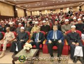 تكريم حفظة القران الكريم خلال احتفال محافظة شمال سيناء بليلة القدر