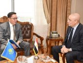 وزير الإسكان يلتقى سفير جمهورية كازاخستان لعرض التجربة العمرانية المصرية.. وبحث سبل تعزيز التعاون بين البلدين