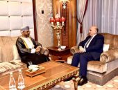 نائب رئيس مجلس الوزراء وزير الخارجيَّة يلتقي نظيره العُمانيّ في جدة