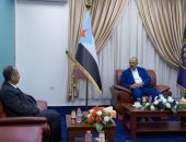 الرئيس القائد عيدروس الزُبيدي يطّلع على سير عمل شركة طيران اليمنية وخططها المستقبلية