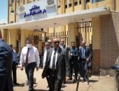 وزير الصحة يتفقد مستشفى دار السلام العام ويوجه بإعادة توزيع الفرق الطبية  بالمستشفى على عدد من المستشفيات المجاورة