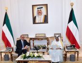 سفير جُمْهُوريَّة العراق لدى دولة الكويت يسلم رسالة فخامة رئيس الجُمْهُوريَّة إلى ولي عهد دولة الكويت