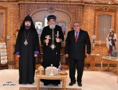 قداسة البابا يستقبل مطران الأرمن في مصر