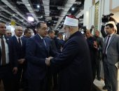 رئيس الوزراء يزور جناح الأزهر بـ معرض القاهرة الدولي للكتاب  في دورته الـ”٥٤”