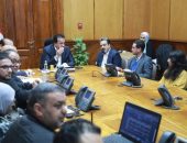وزير الصحة يرأس غرفة الأزمات والطوارىء المركزية لمتابعة التأمين الطبي لاحتفالات أعياد الميلاد المجيدة
