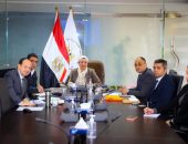 وزيرة البيئة تستعرض الموقف الحالي لمشروعات المرحلة الثالثة لبرنامج التحكم في التلوث الصناعي