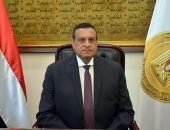 وزير التنمية المحلية يتلقى تقريراً عن متابعة تنفيذ الخطة الاستثمارية للمحافظات