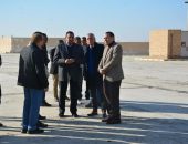 وزير التنمية المحلية يتفقد مصنع تدوير المخلفات بقرية تونا الجبل بملوي