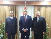 وزير القوى العاملة يلتقي وفداً من الإتحاد العام للغرف التجارية:توفير عِمالة مصرية مُدربة لسوق العمل الألماني والياباني