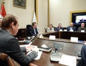 وزير الصحة يوجه بزيادة أعداد الفرق الطبية بجميع المنشآت الصحية في ضوء الاحتياج الفعلي لمنظومة العمل