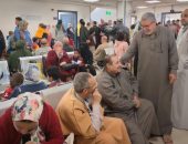 إقبال كبير من أهالى الطور على قافلة الأزهر الطبية فى يومها الأول