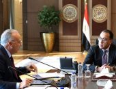 رئيس الوزراء يتابع مع وزير الرى نتائج زيارته لعدد من دول حوض النيل