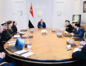 السيد الرئيس عبد الفتاح السيسي يعقد اجتماعاً مع الفريق أشرف عطوة قائد القوات البحرية