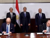 رئيس الوزراء يشهد مراسم توقيع عقدي التزام لمشروعي إنشاء البنية الفوقية وإدارة وتشغيل واستغلال وصيانة وإعادة تسليم محطتي الحاويات بميناءي السخنة والدخيلة