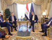 الدكتور/ عمرو طلعت وزير الاتصالات وتكنولوجيا المعلومات يبحث مع سفير ألمانيا بالقاهرة تعزيز التعاون بين مصر وألمانيا  فى مجالات التحول الرقمى والتعهيد واعداد الكوادر الرقمية