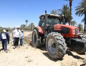 ضمن مشروع استصلاح ١٠٠٠ فدان ..  محافظ قنا يُشرف علي استصلاح وزراعة ٥٠ فدان بمنطقة مشروعات الأمن الغذائي بالمعنا