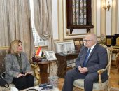 د. الخشت والسفيرة مشيرة خطاب يوقعان بروتوكول تعاون بين جامعة القاهرة والمجلس القومى لحقوق الإنسان