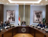 رئيس الوزراء يبحث مع الرئيس التنفيذي للهيئة العامة للاستثمار والمناطق الحرة مقترحات تيسير إجراءات الاستثمار