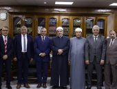 خلال زيارته لجامعة الأزهر: رئيس أكاديمية البحث العلمي والتكنولوجيا يشيد بدعم القيادة السياسية للتعليم والبحث العلمي مؤكدًا أن التعليم في جامعة الأزهر تعليم جادٌّ ومتميزٌ في جميع المجالات