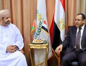 رئيس التنظيم والإدارة يستقبل وزير العمل العماني ويبحثان تعزيز التعاون المشترك