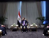 على هامش مشاركته فى فعاليات الاجتماعات السنوية لمجموعة البنك الأفريقي للتنمية: رئيس الوزراء يلتقى وزيرة التنمية الاجتماعية والأسرة القطرية