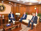 وزير التجارة والصناعة يبحث مع مسؤولي شركتين سعوديتين متخصصين في مجال الطاقة وتحلية والمياه والصناعات الغذائية خطط التوسع في الاستثمار بالسوق المصري خلال المرحلة المقبلة
